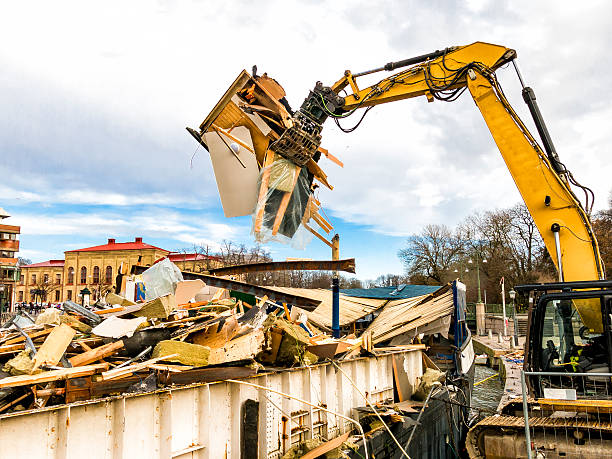 Best Construction Debris Removal  in Lincoln, IL